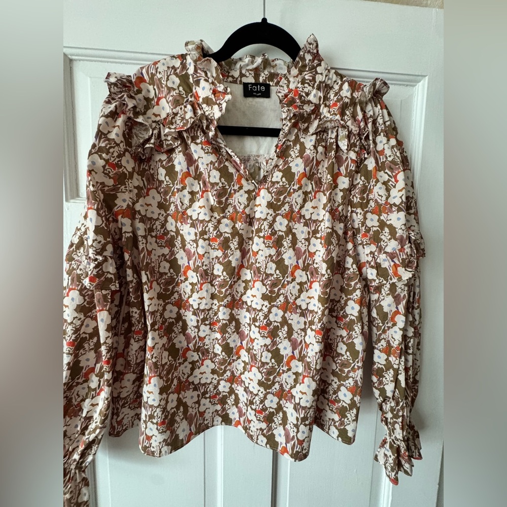 Fate Floral Ruffle-Trim Blouse in Beige, White and Rust